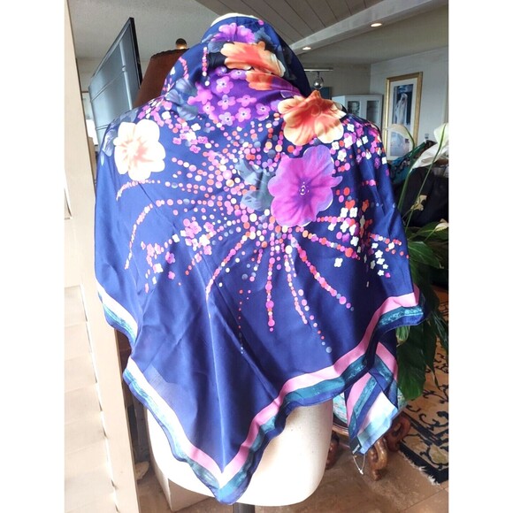 Beautiful Flowers DIAMANTINE MAROCCO Blue and Pink Flowers Scarf NWOT Luxury - Picture 1 of 8